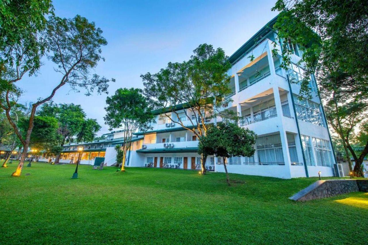 פולונרואה Hotel Sudu Araliya מראה חיצוני תמונה